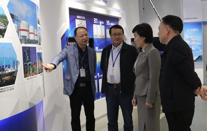 岳陽(yáng)市市長(zhǎng)李愛武來(lái)公司調(diào)研